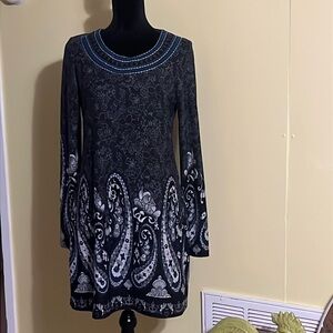 NWT White Mark Sweater
Dress in Multicolor
Floral/Paisley,
Women's Size Medium